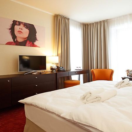Hotel Bystra Снина Екстериор снимка