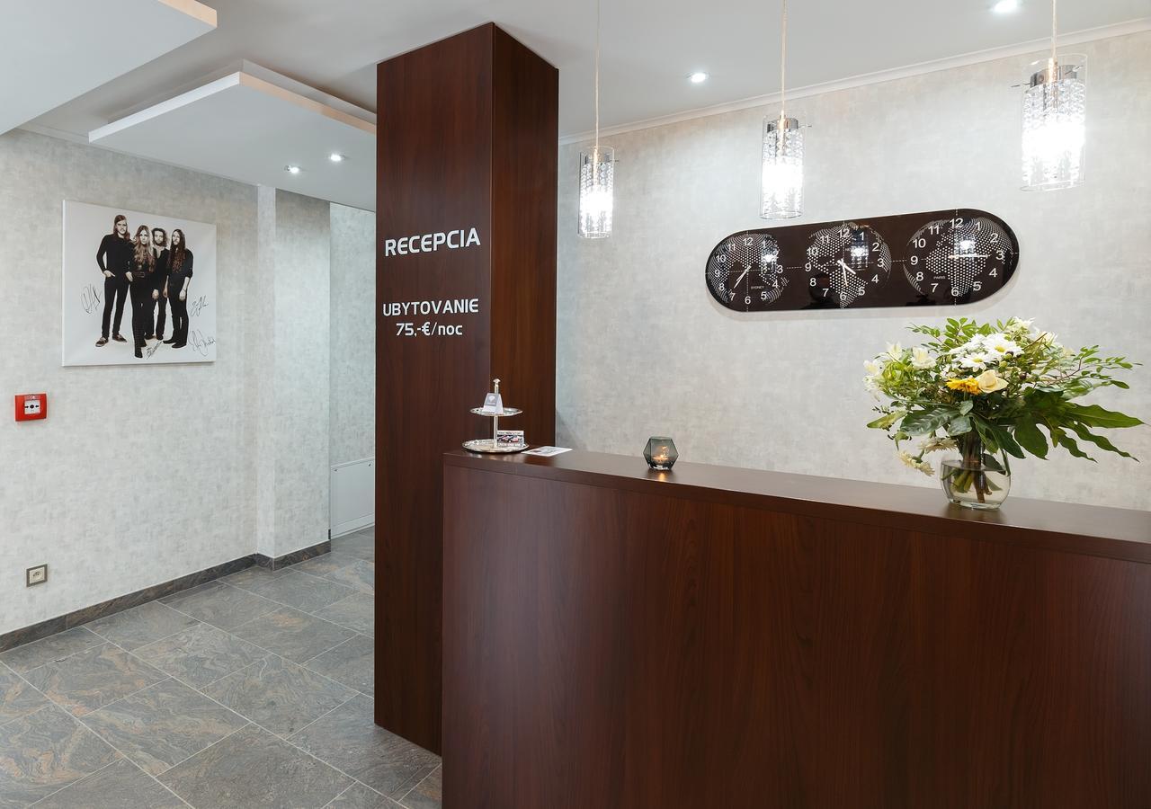 Hotel Bystra Снина Екстериор снимка