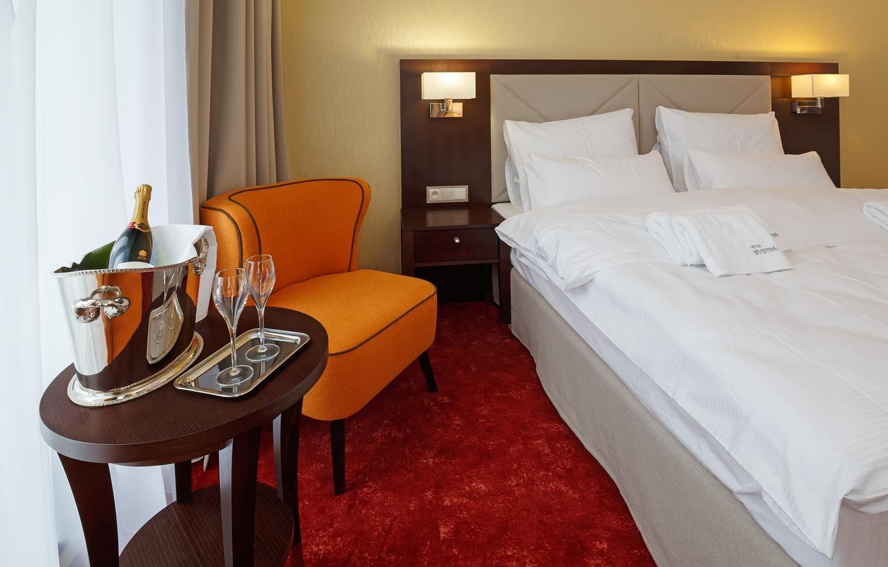 Hotel Bystra Снина Екстериор снимка