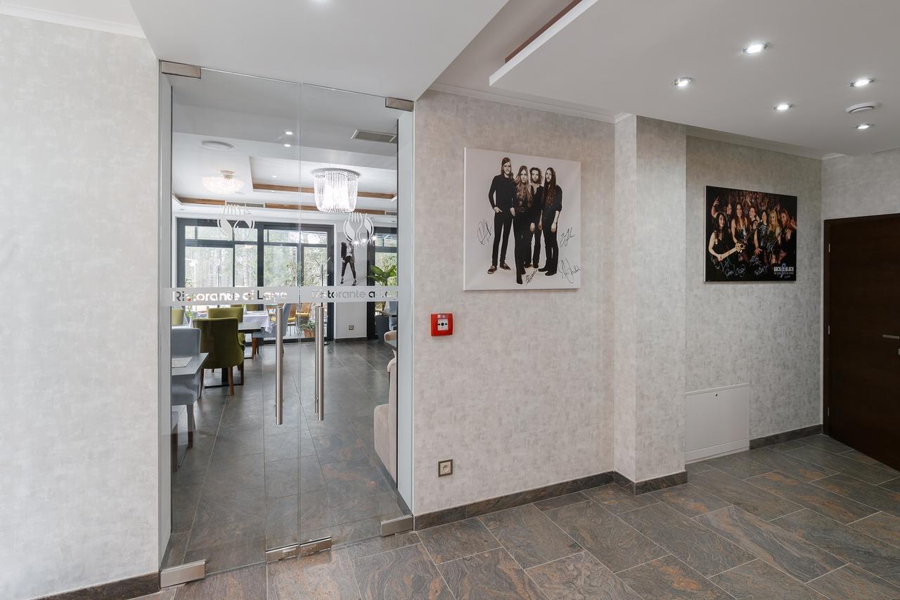 Hotel Bystra Снина Екстериор снимка